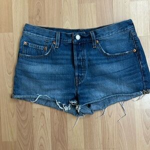 Levi’s 501 cutoff button fly Jean shorts waist 30